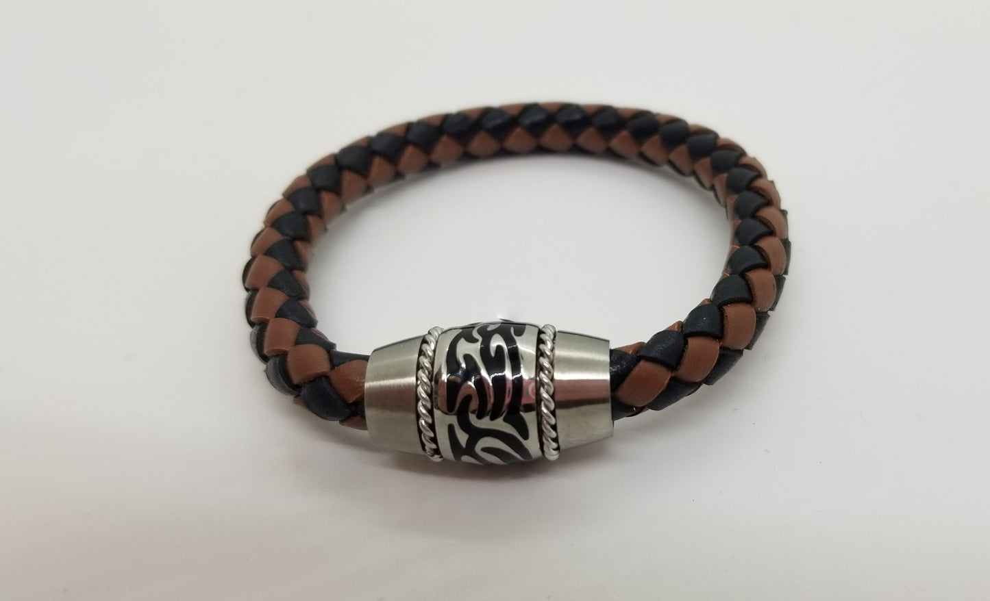 Genuine leather stainless steel magnetic clasp bracelet