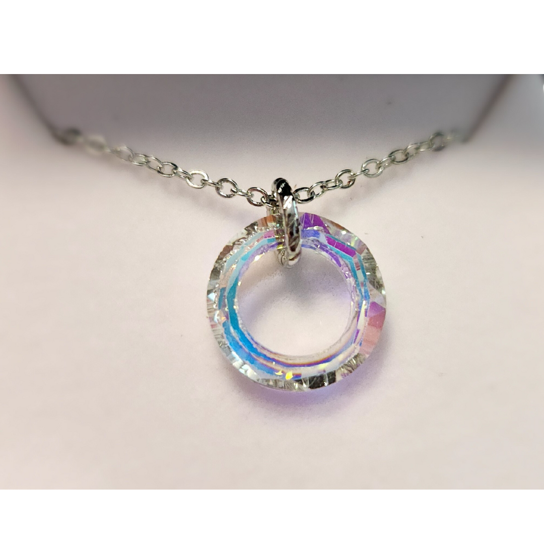 Wheeler gemstone fashion chain with circle pendant