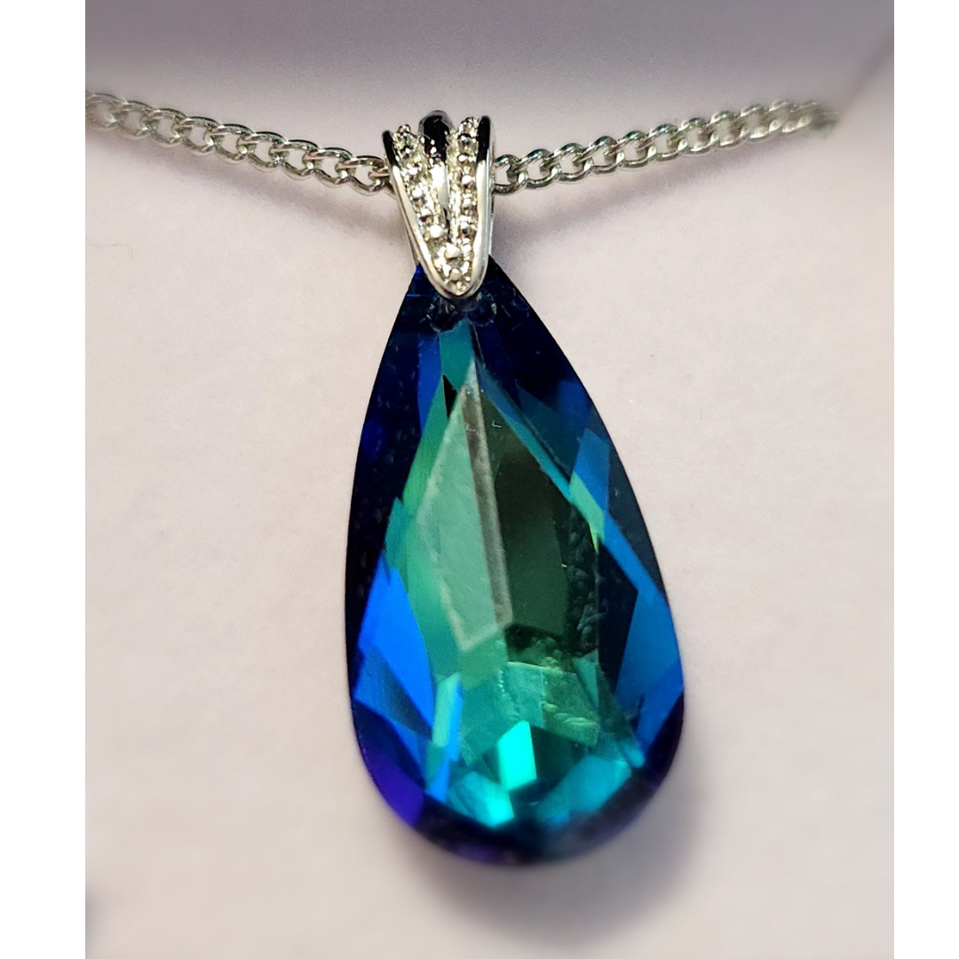 Wheeler gemstone blue green tear drop shaped Swarovski crystal pendant with 18" base metal chain